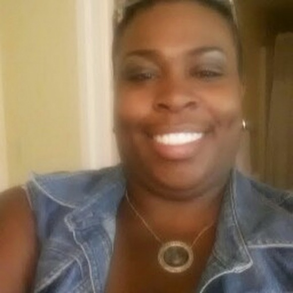 Meet your Posher, Shelly - Picture 1 of 1